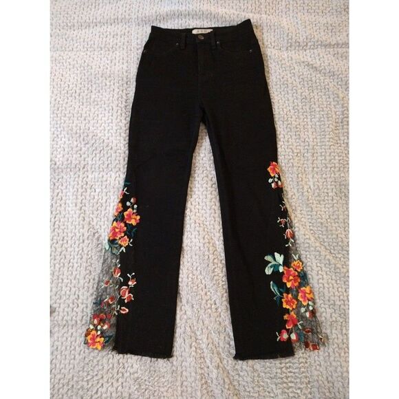 We the free Embroidered floral denim capri Sz 24 Blk Boho Cottagecore Feminine - Picture 2 of 11